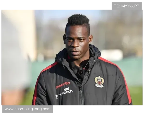 三国混血足球天才崛起：跨文化背景成就独特风采