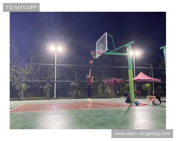 中国足球队球星夜生活揭秘 聚焦球场之外的星光与挑战