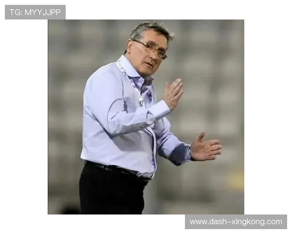 揭秘足球球星背后的领袖人物谁是他们的主教练