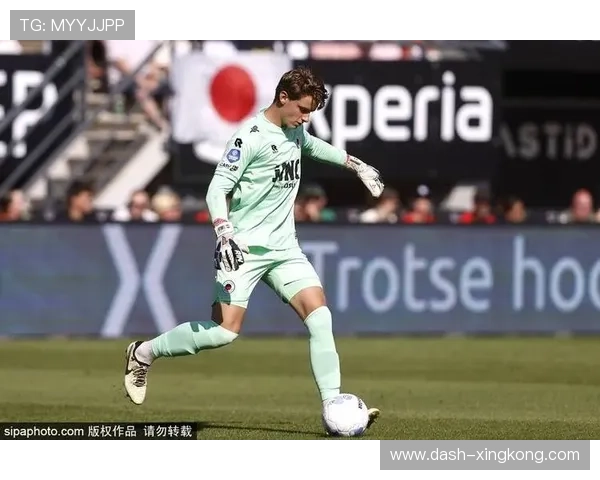 荷兰足球传奇范迪克：从青训新星到世界顶级中卫的崛起之路