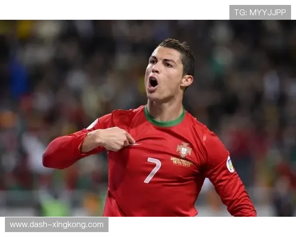 足球之光：帅气动作展现男神风采